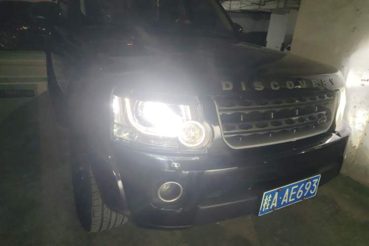 Used Land Rover Discovery 2014 3.0 SDV6 HSE Diesel Edition Right Front Headlight