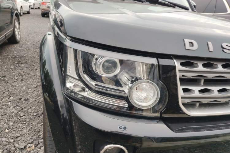 Used Land Rover Discovery 2014 3.0 SC V6 SE Right Front Headlight