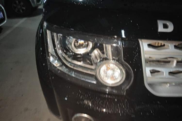 Used Land Rover Discovery 2014 3.0 SDV6 HSE Diesel Edition Right Front Headlight