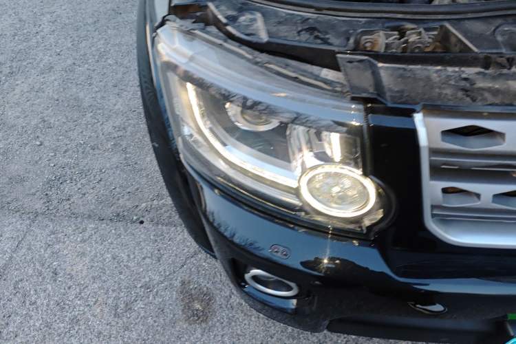 Used Land Rover Discovery 2014 3.0 SC V6 SE Right Front Headlight