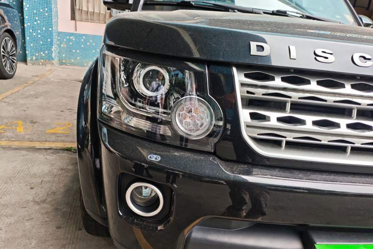Used Land Rover Discovery 2014 3.0 SC V6 HSE Right Front Headlight