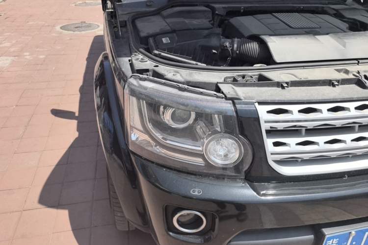 Used Land Rover Discovery 2014 3.0 SC V6 SE Right Front Headlight