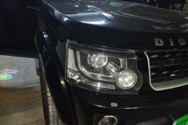 Used Land Rover Discovery 2014 3.0 SDV6 HSE Diesel Edition Right Front Headlight