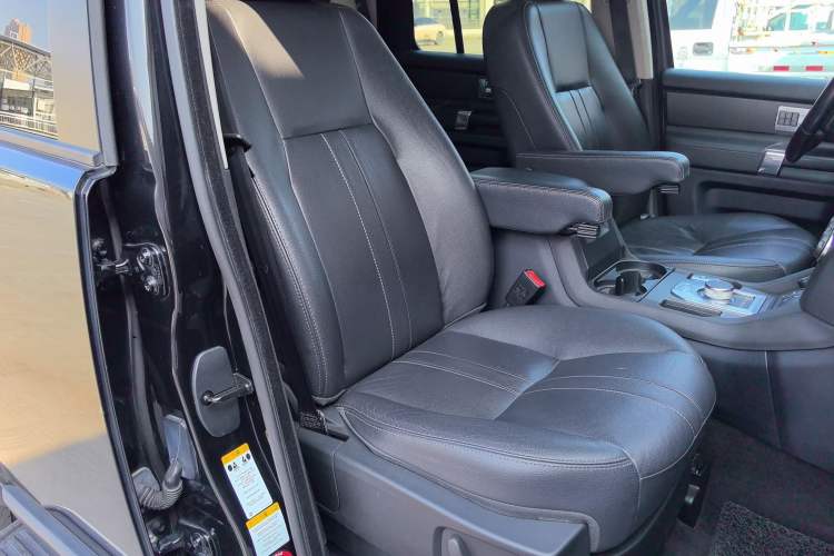 Used Land Rover Discovery 2014 3.0 SC V6 HSE Right Front Seat