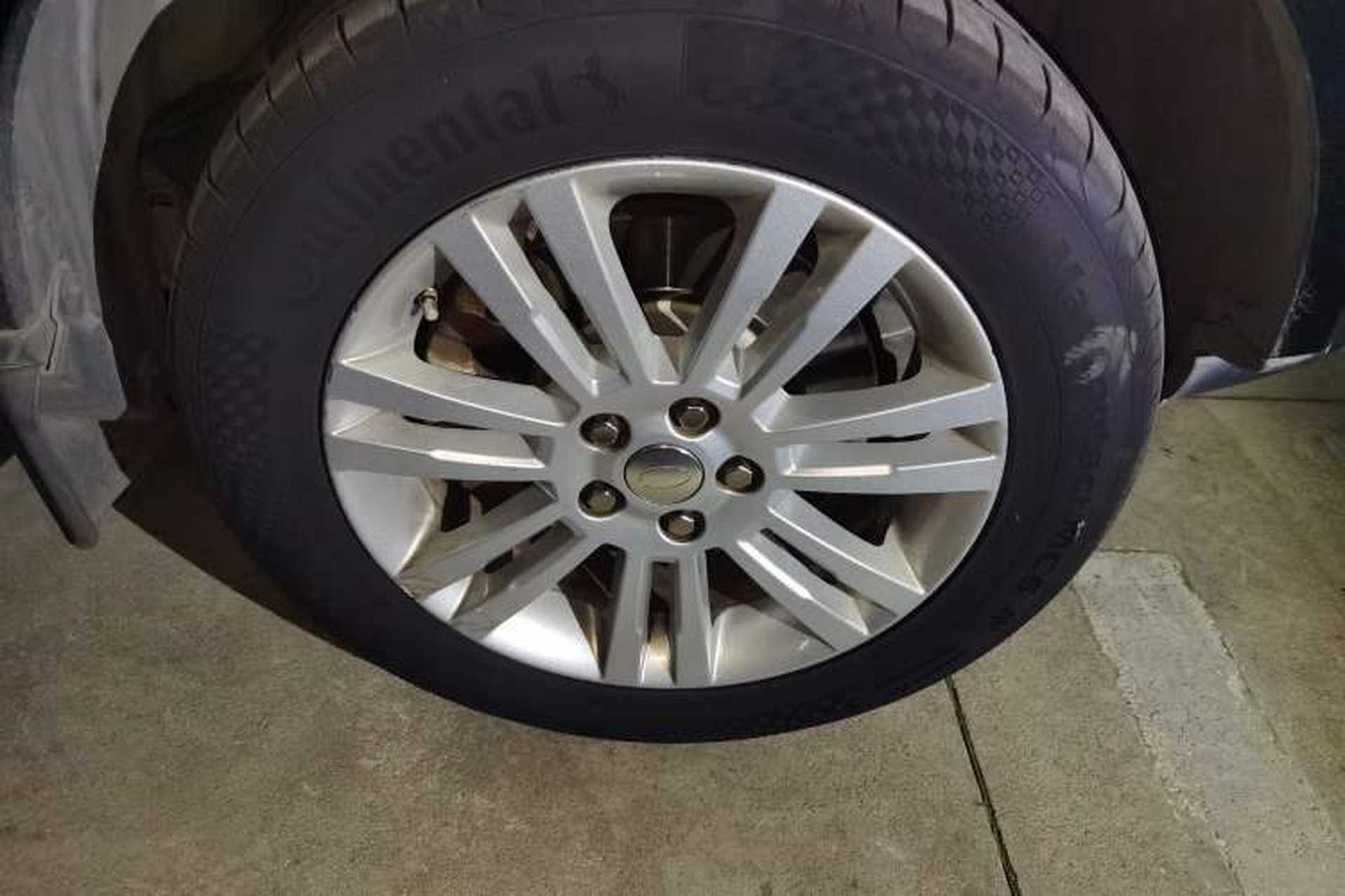 Used Land Rover Discovery 2014 3.0 SC V6 HSE Right Front Wheel Hub