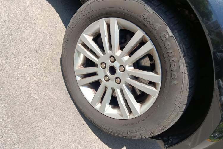 Used Land Rover Discovery 2014 3.0 SDV6 HSE Diesel Edition Right Front Wheel Hub