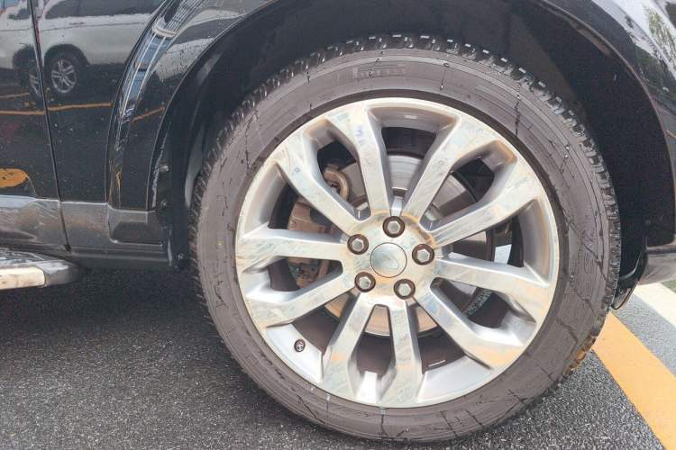 Used Land Rover Discovery 2014 3.0 SC V6 XXV Edition Right Front Wheel Hub