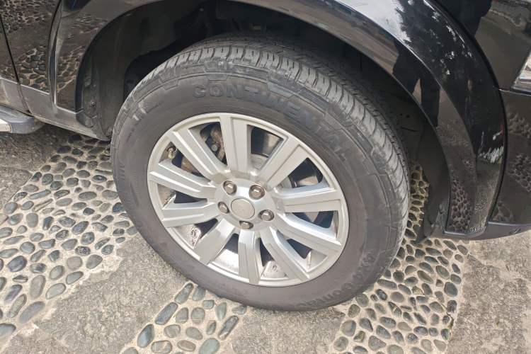 Used Land Rover Discovery 2014 3.0 SDV6 HSE Diesel Edition Right Front Wheel Hub