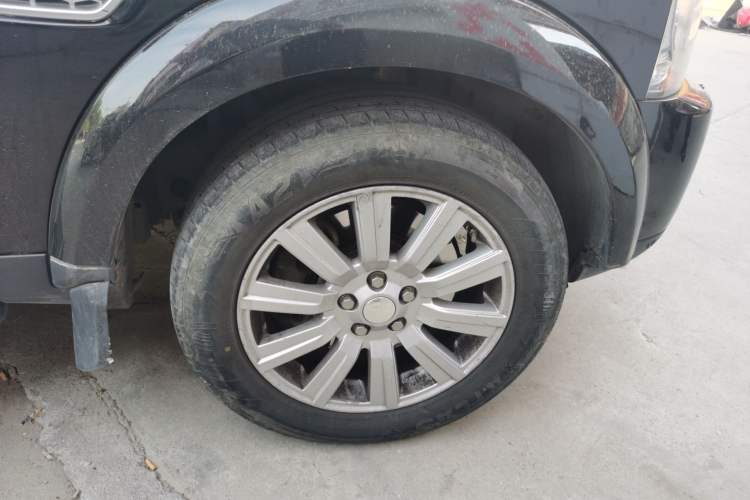 Used Land Rover Discovery 2014 3.0 SDV6 HSE Diesel Edition Right Front Wheel Hub