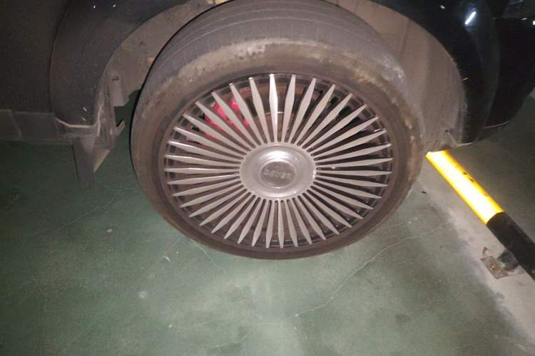 Used Land Rover Discovery  Right Front Wheel Hub