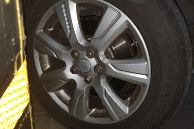 Used Land Rover Discovery 2014 3.0 SC V6 SE Right Front Wheel Hub