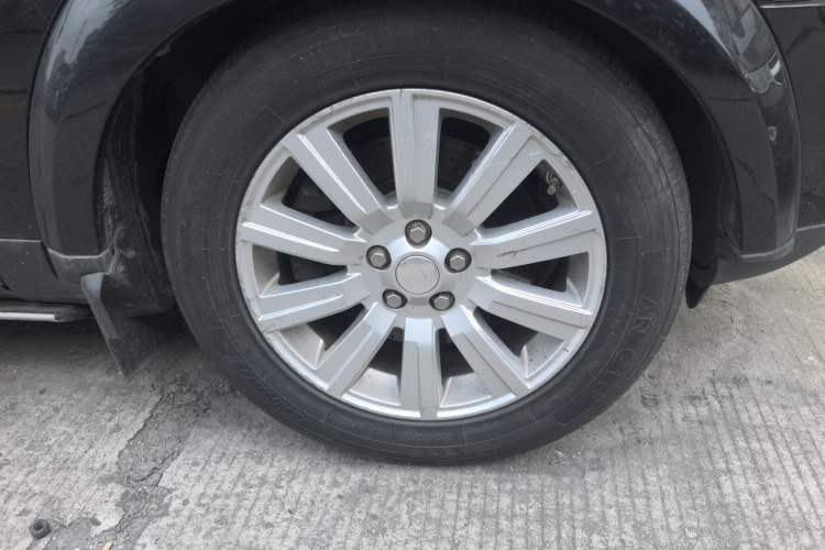 Used Land Rover Discovery 2014 3.0 SDV6 HSE Diesel Edition Right Front Wheel Hub