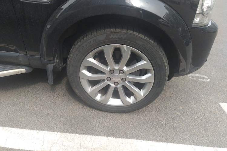 Used Land Rover Discovery 2014 3.0 SC V6 XXV Edition Right Front Wheel Hub