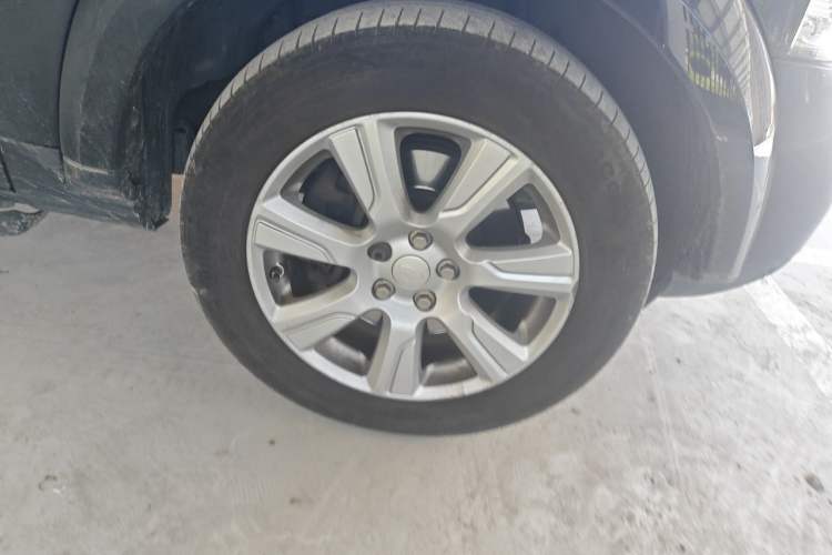 Used Land Rover Discovery  Right Front Wheel Hub