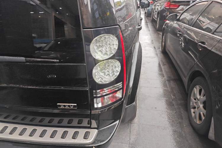 Used Land Rover Discovery 2014 3.0 SC V6 XXV Edition Right Rear Taillight