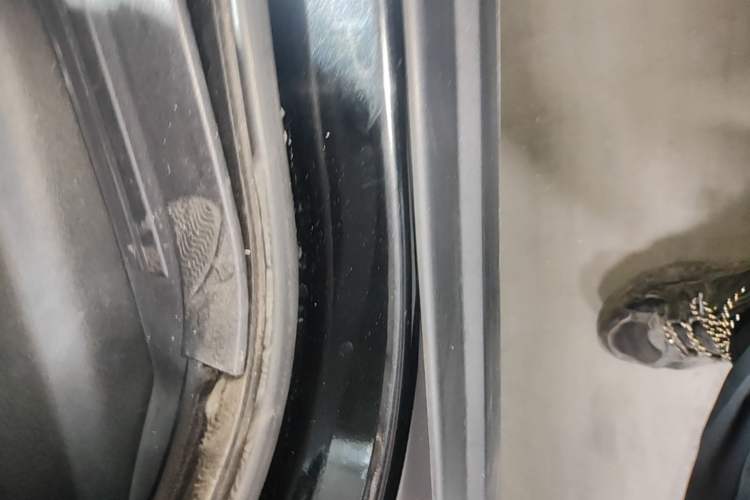 Used Land Rover Discovery 2014 3.0 SC V6 SE Right Side Sill