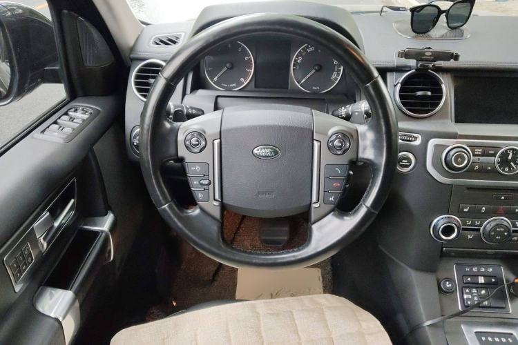 Used Land Rover Discovery 2014 3.0 SC V6 SE Steering Wheel