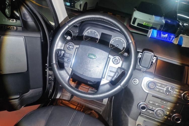 Used Land Rover Discovery 2014 3.0 SC V6 SE Steering Wheel