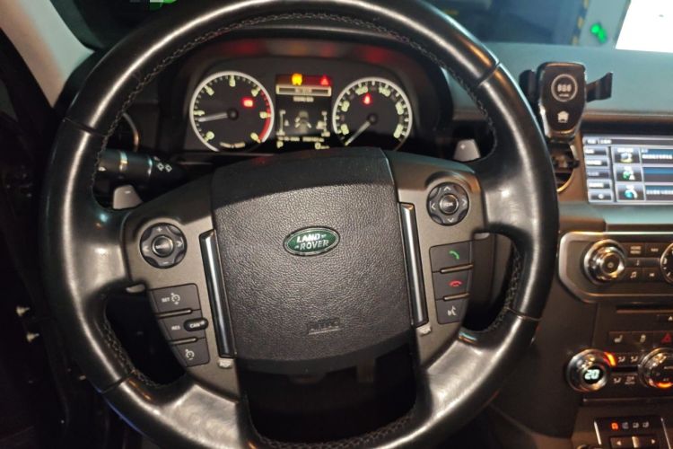 Used Land Rover Discovery 2014 3.0 SDV6 HSE Diesel Edition Steering Wheel