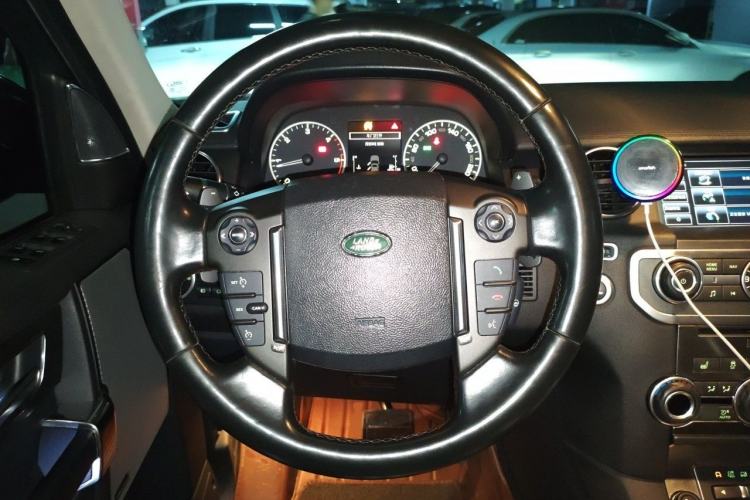Used Land Rover Discovery 2014 3.0 SDV6 HSE Diesel Edition Steering Wheel