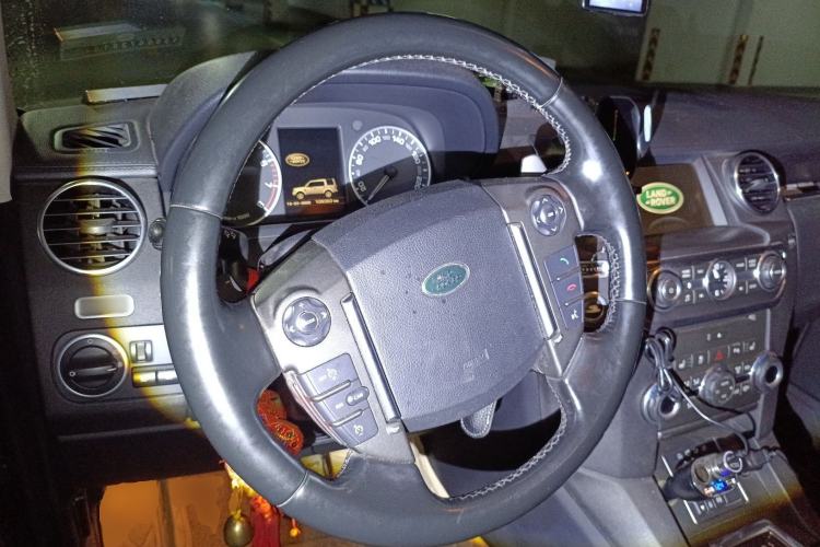 Used Land Rover Discovery 2014 3.0 SC V6 SE Steering Wheel