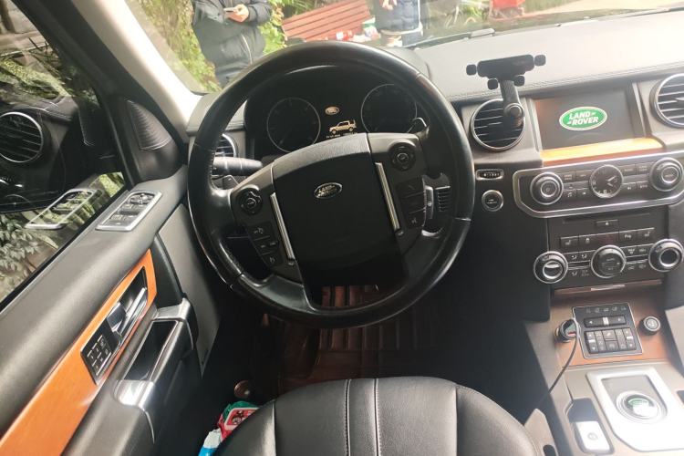 Used Land Rover Discovery 2014 3.0 SDV6 HSE Diesel Edition Steering Wheel