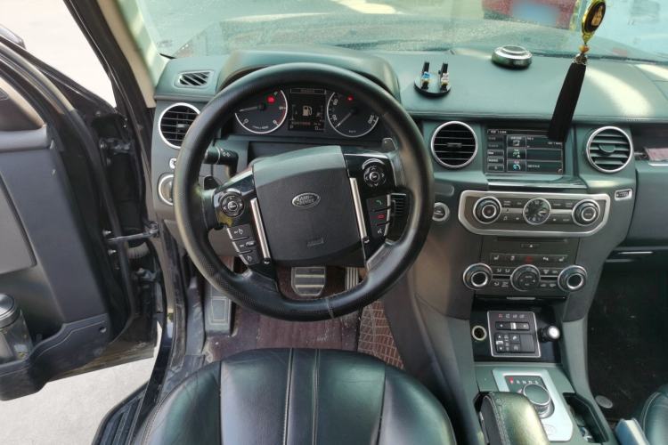 Used Land Rover Discovery 2014 3.0 SDV6 HSE Diesel Edition Steering Wheel