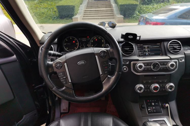Used Land Rover Discovery 2014 3.0 SDV6 HSE Diesel Edition Steering Wheel