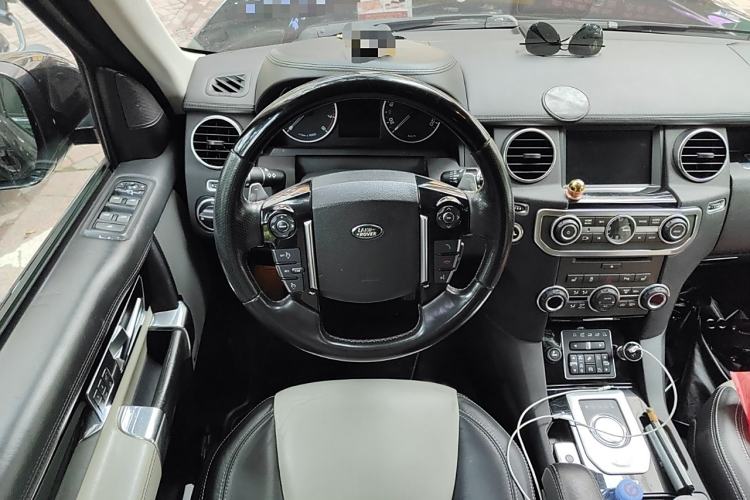 Used Land Rover Discovery 2014 3.0 SC V6 XXV Edition Steering Wheel