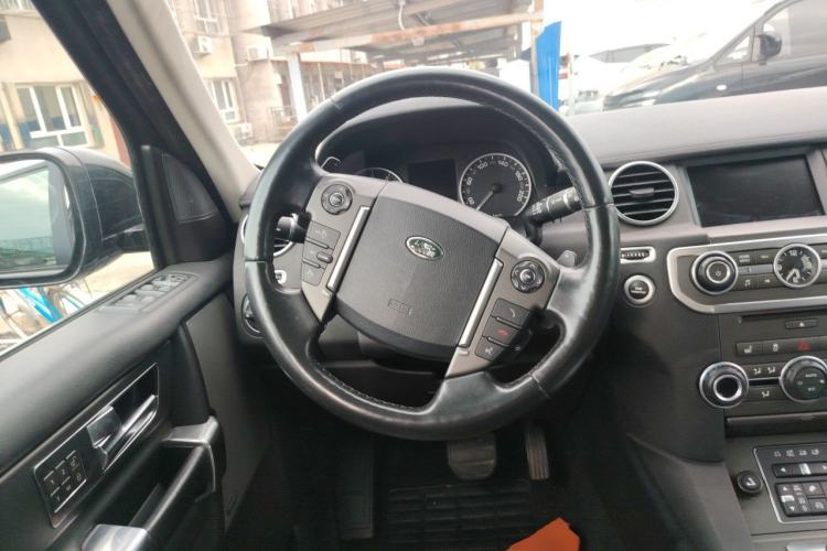 Used Land Rover Discovery 2014 3.0 SC V6 SE Steering Wheel
