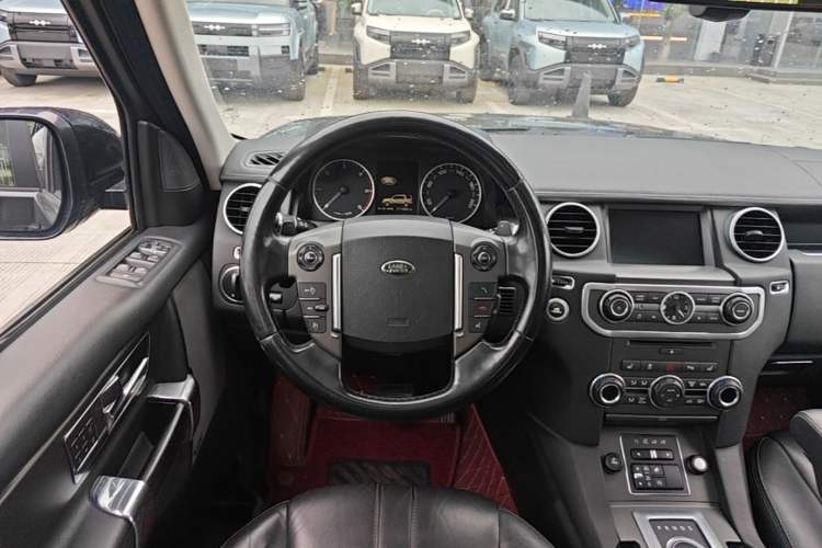 Used Land Rover Discovery 2014 3.0 SDV6 HSE Diesel Edition Steering Wheel