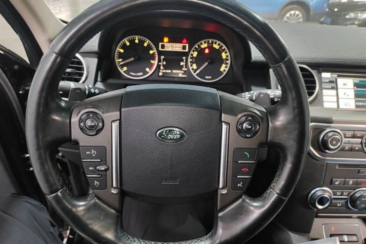 Used Land Rover Discovery 2014 3.0 SC V6 SE Steering Wheel