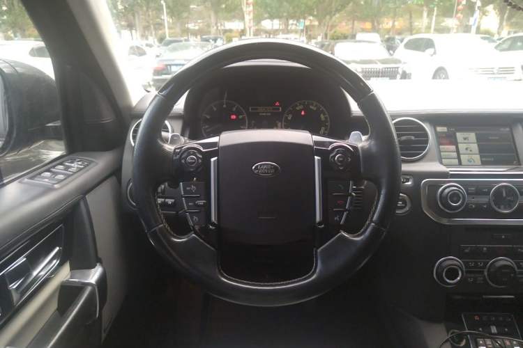 Used Land Rover Discovery 2014 3.0 SC V6 XXV Edition Steering Wheel