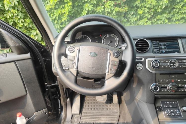 Used Land Rover Discovery 2014 3.0 SDV6 HSE Diesel Edition Steering Wheel