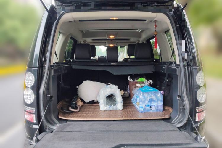 Used Land Rover Discovery 2014 3.0 SC V6 SE Trunk