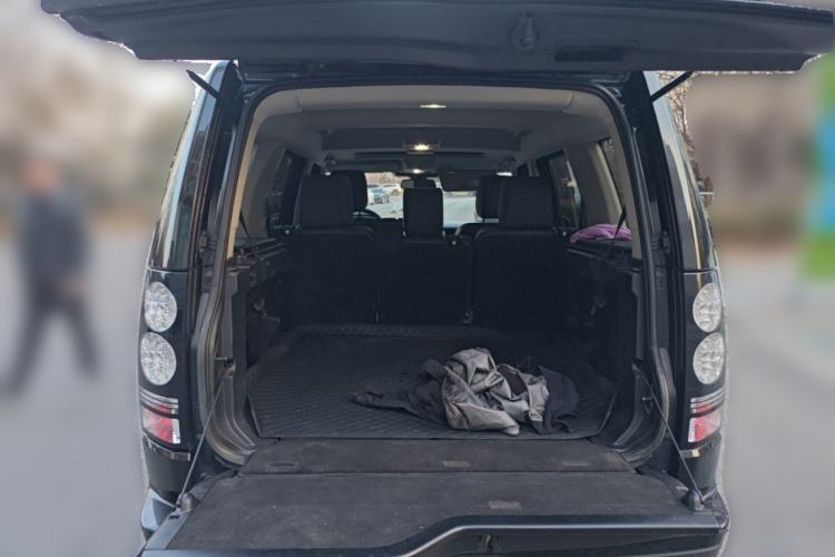 Used Land Rover Discovery 2014 3.0 SC V6 SE Trunk