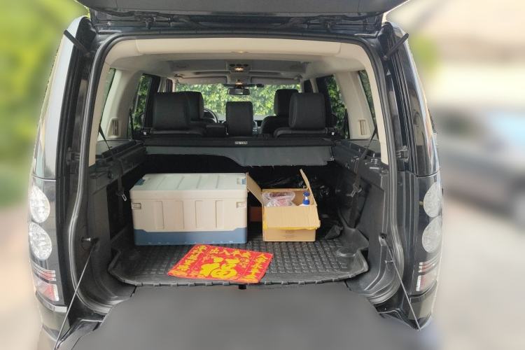 Used Land Rover Discovery 2014 3.0 SDV6 HSE Diesel Edition Trunk