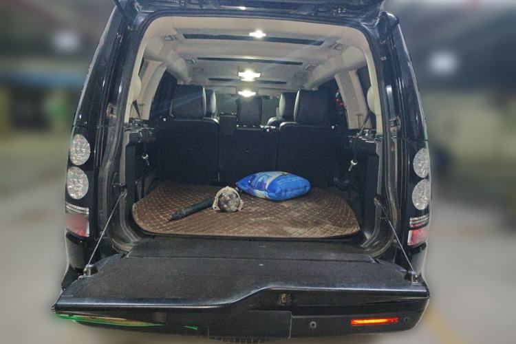 Used Land Rover Discovery 2014 3.0 SDV6 HSE Diesel Edition Trunk