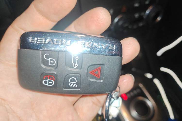 Used Land Rover Discovery 2014 3.0 SC V6 SE Vehicle Key