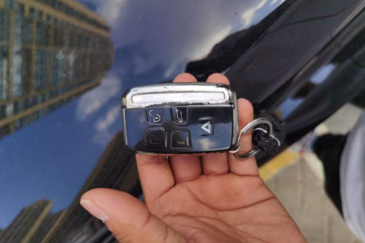 Used Land Rover Discovery 2014 3.0 SDV6 HSE Diesel Edition Vehicle Key