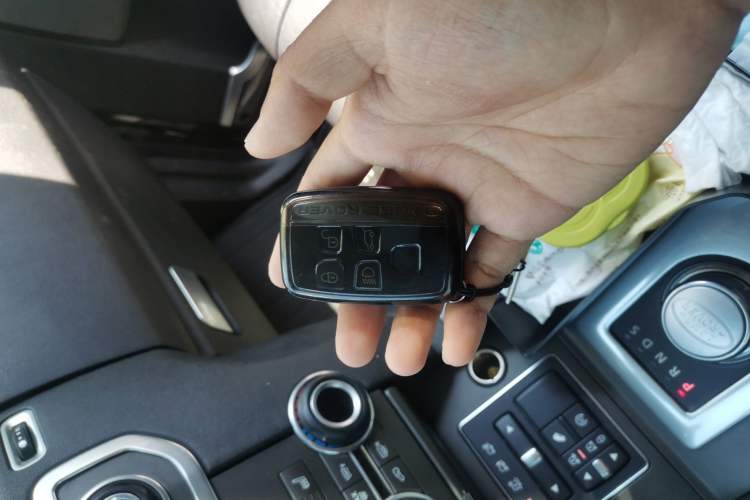 Used Land Rover Discovery 2014 3.0 SC V6 HSE Luxury Vehicle Key