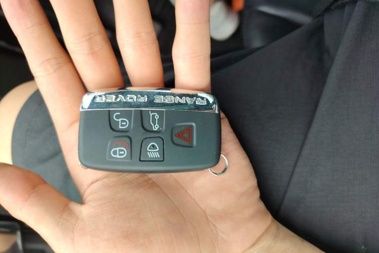 Used Land Rover Discovery 2014 3.0 SC V6 SE Vehicle Key