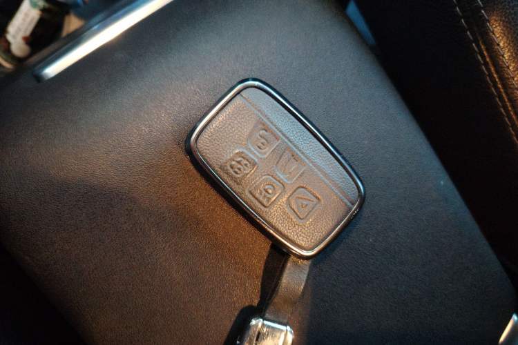 Used Land Rover Discovery 2014 3.0 SC V6 HSE Vehicle Key