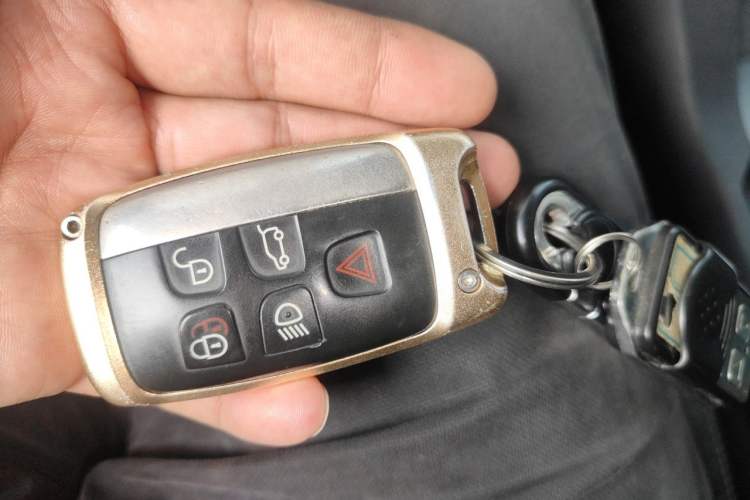Used Land Rover Discovery 2014 3.0 SDV6 HSE Diesel Edition Vehicle Key