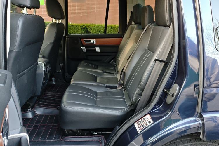 Used Land Rover Discovery 2014 3.0 SC V6 SE Interior 4