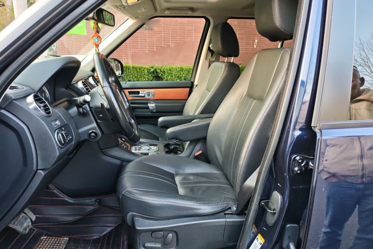 Used Land Rover Discovery 2014 3.0 SC V6 SE Left Front Seat