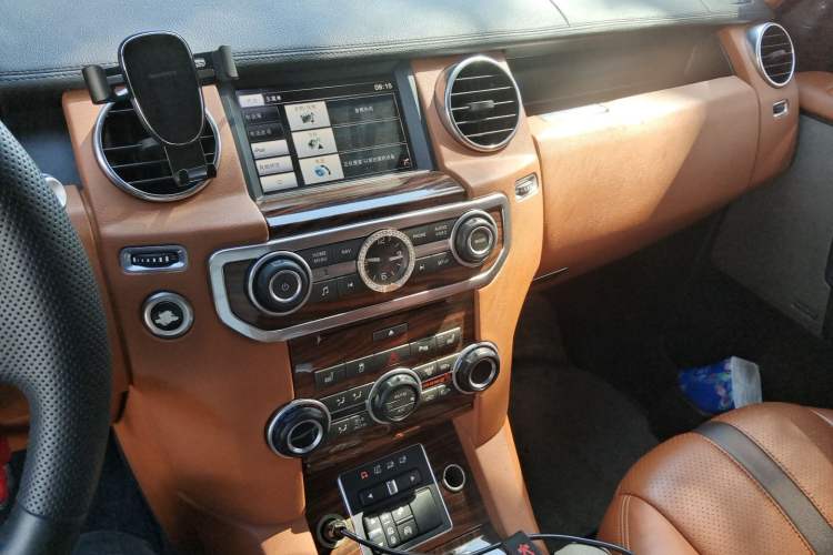 Used Land Rover Discovery  Audio And AC Panel