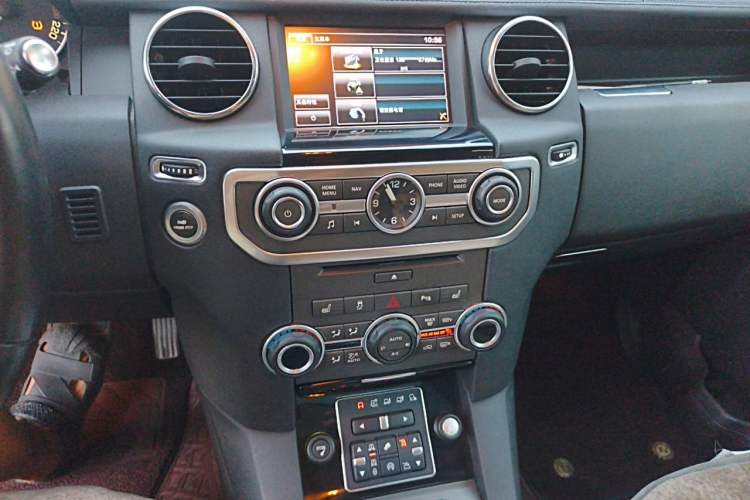 Used Land Rover Discovery 2014 3.0 SC V6 HSE Audio And AC Panel