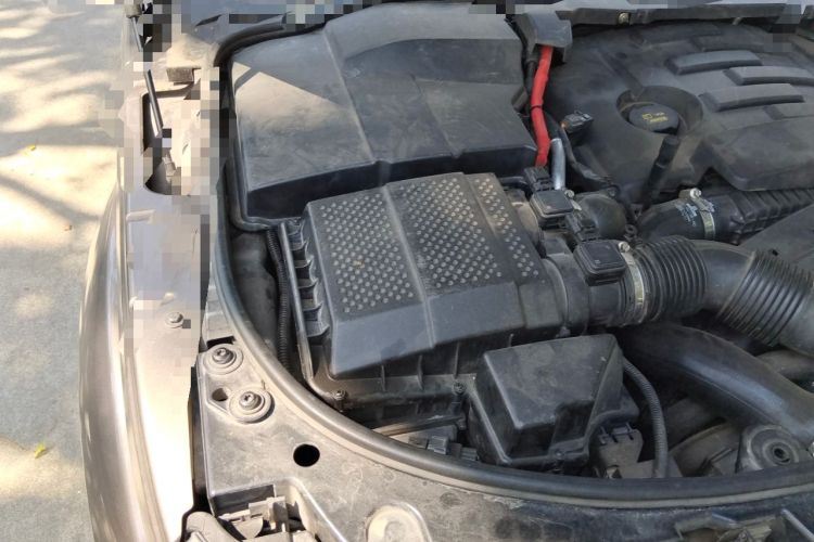 Used Land Rover Discovery  Engine Bay Right