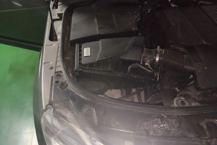 Used Land Rover Discovery 2014 3.0 SC V6 HSE Luxury Engine Bay Right